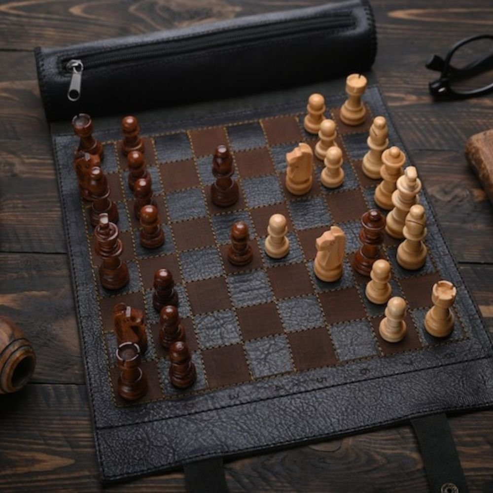 Untitled design (6) Magnetic Roll-up Leather Chess Set - Customizable Engraving Option for Travel and Gifts - Image 4