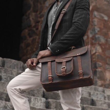 Classic Full Grain Leather Briefcase – Timeless Elegance for Work or Travel